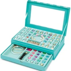 Boite A Bijoux Avec Bracelets Et Charms
