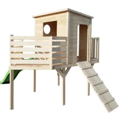 Maison En Bois Bateau Avec Toboggan