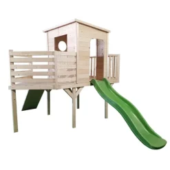 Maison En Bois Bateau Avec Toboggan