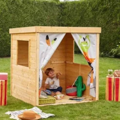 Maison En Bois Et Tissu Indien