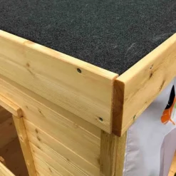 Maison En Bois Et Tissu Indien