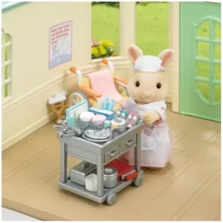 Sylvanian Families - 5094 - L'Infirmiere Et Accessoires